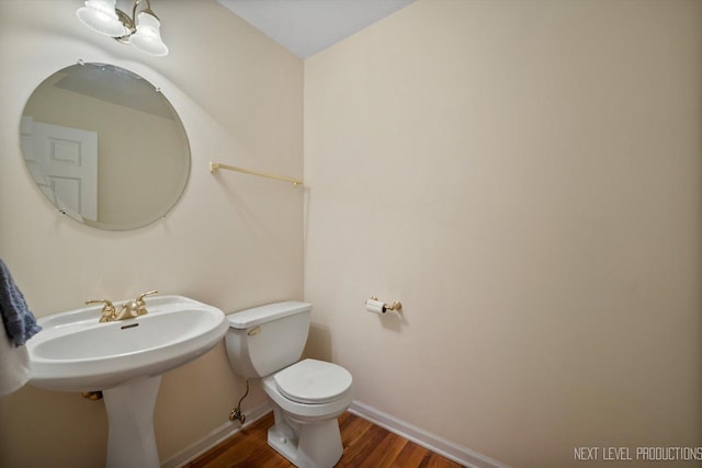 1348 Averill Cir, Geneva, IL 60134 - bathroom with wood finished floors and baseboards