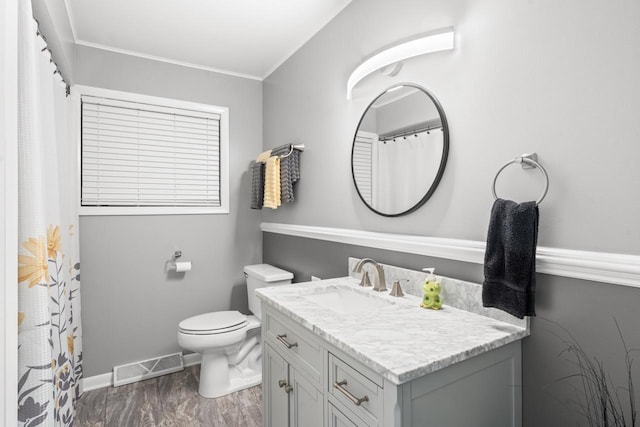 6411 W 88th St, Oak Lawn, IL 60453 - full bath featuring vanity and ornamental molding