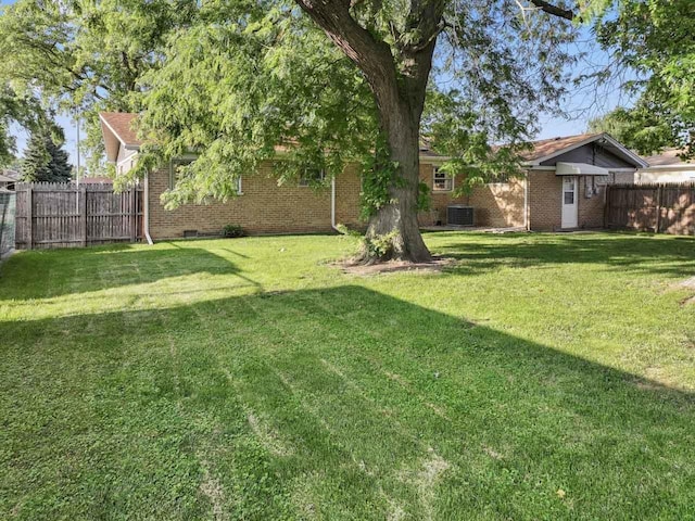 6411 W 88th St, Oak Lawn, IL 60453 - view of yard