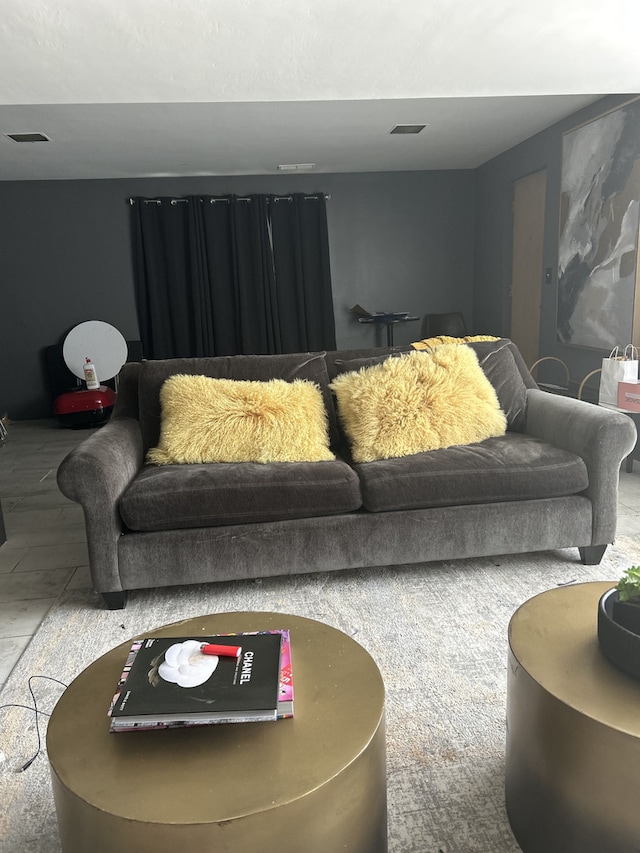 1629 E 92nd St, Chicago, IL 60617 - view of living area