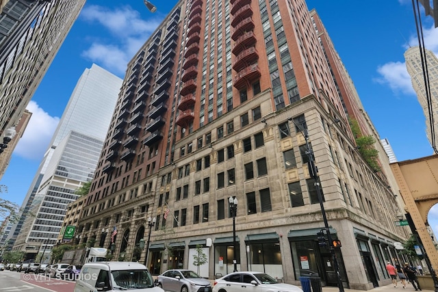 212 W Washington St Unit 1605, Chicago, IL 60606 - photo 1