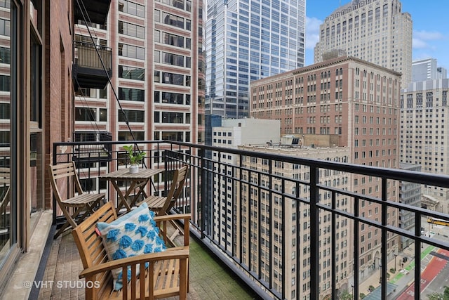 212 W Washington St Unit 1605, Chicago, IL 60606 - photo 16