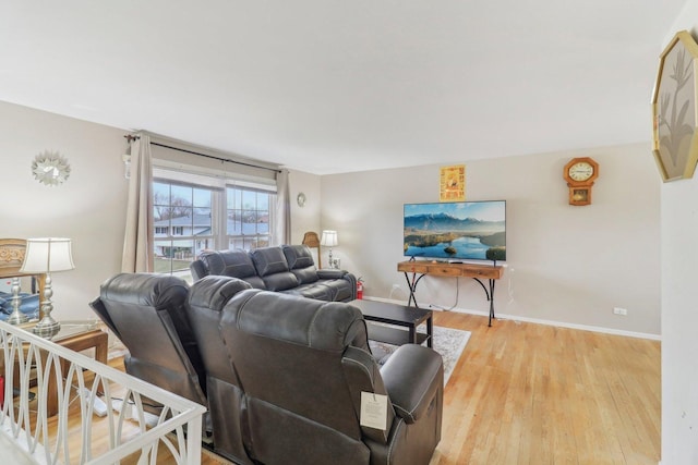 712 Dante Ct, Schaumburg, IL 60193 - living room with light wood finished floors and baseboards
