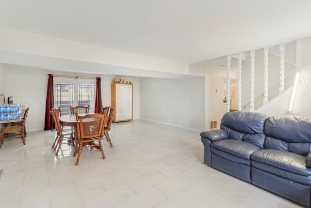 712 Dante Ct, Schaumburg, IL 60193 - dining room with baseboards
