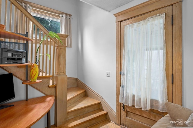 263 W Illinois Ave, Aurora, IL 60506 - view of stairway