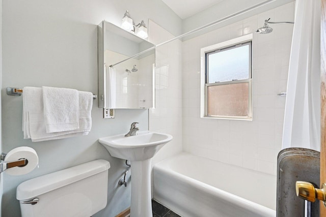 245 W Washington Blvd Unit 2B, Oak Park, IL 60302 - full bath featuring toilet and shower / bath combo with shower curtain