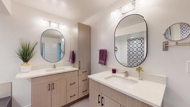 1671 N Belmont Ct, Arlington Heights, IL 60004 - full bath with two vanities