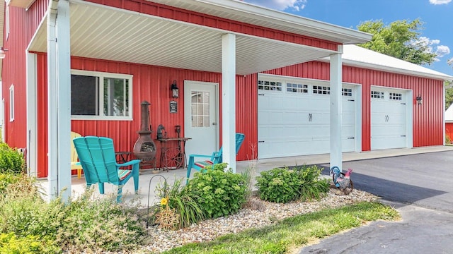 887 N 1100e Rd, Melvin, IL 60952 - garage with a garage
