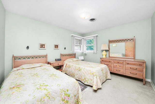 5504 Oakdale Dr, Oak Lawn, IL 60453 - bedroom featuring light carpet