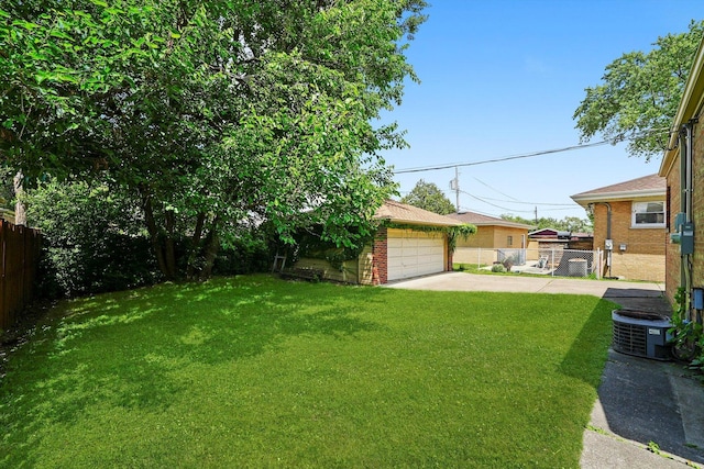 5504 Oakdale Dr, Oak Lawn, IL 60453 - view of yard featuring an outbuilding