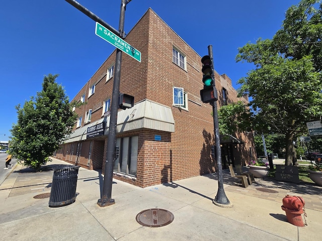 6400 N Sacramento Ave Unit 205, Chicago, IL 60645 - view of building exterior