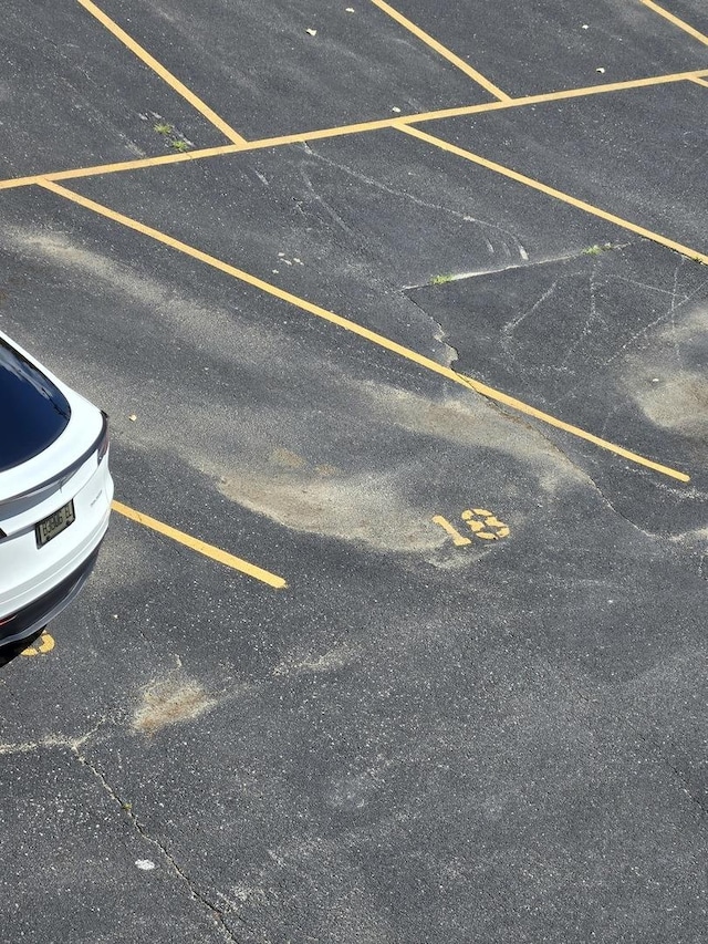 6400 N Sacramento Ave Unit 205, Chicago, IL 60645 - view of uncovered parking lot