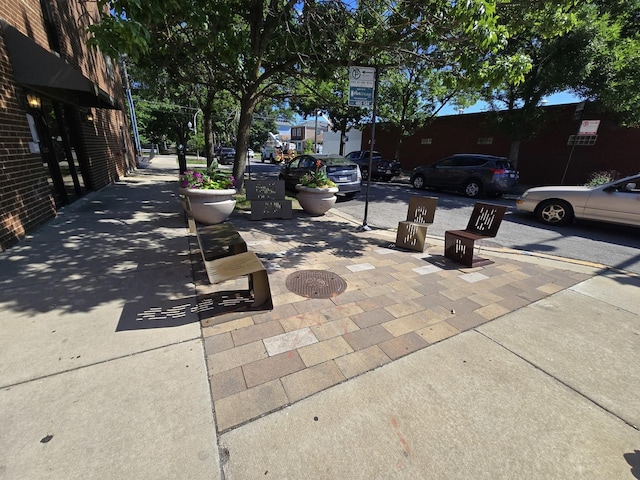 6400 N Sacramento Ave Unit 205, Chicago, IL 60645 - view of patio