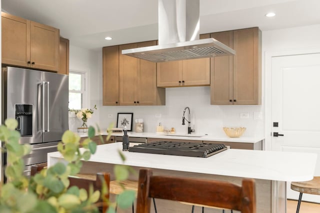 787 Bluejay Cir, Elk Grove Village, IL 60007 - kitchen with range hood, high quality fridge, a breakfast bar area, gas cooktop, and recessed lighting