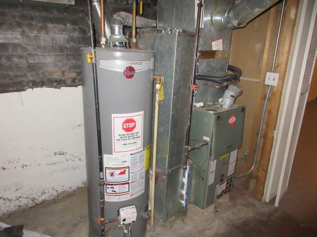 7522 S Merrill Ave, Chicago, IL 60649 - utilities with water heater