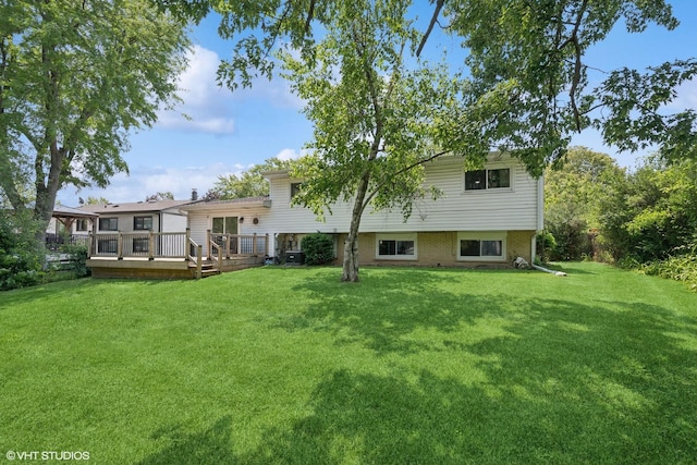 516 W Weathersfield Way, Schaumburg, IL 60193 - back of property featuring a yard and a deck