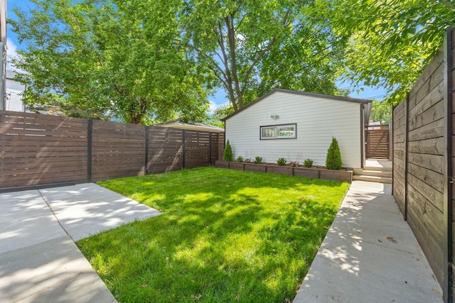 4143 N Drake Ave, Chicago, IL 60618 - fenced backyard featuring a patio