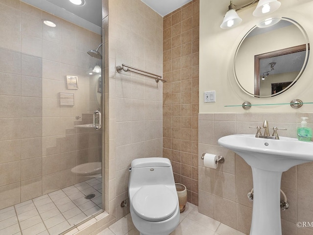 780 Chisholm Trl, Roselle, IL 60172 - full bath with a stall shower, tile walls, and tile patterned floors