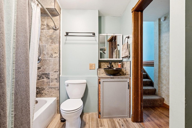 1020 Cassie Dr, Joliet, IL 60435 - full bath with wood finished floors, vanity, and bathtub / shower combination
