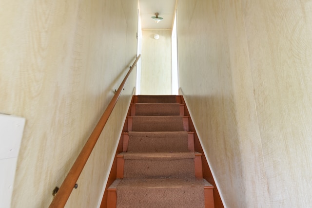 222 W S St, Dwight, IL 60420 - view of staircase