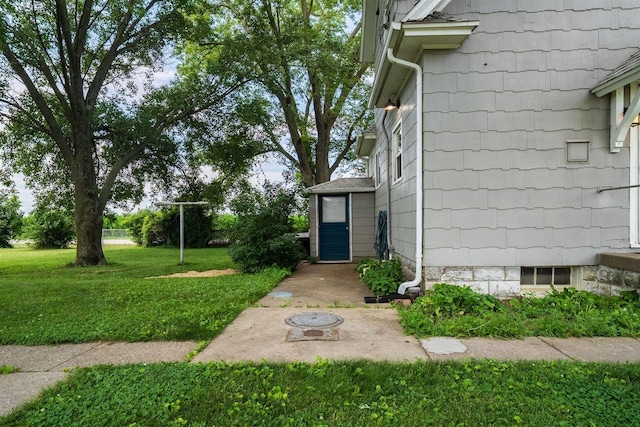 15313 Furrow Rd, Pekin, IL 61554 - entrance to property with a yard