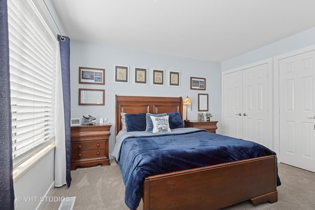 436 Shoreline Rd, Lake Barrington, IL 60010 - bedroom featuring carpet and a closet
