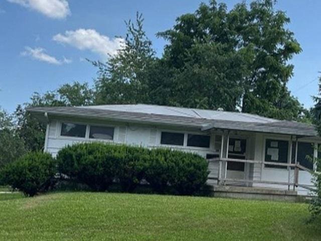 118 National Ave, Danville, IL 61832 - view of front of property featuring a front lawn and covered porch