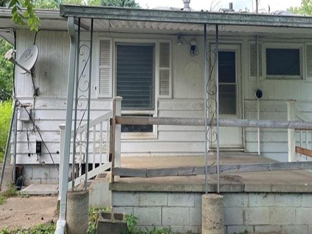 118 National Ave, Danville, IL 61832 - property entrance featuring covered porch