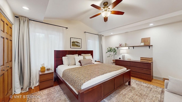 11649 S Walnut Ridge Dr, Palos Park, IL 60464 - bedroom featuring light wood-type flooring, vaulted ceiling, a ceiling fan, and recessed lighting