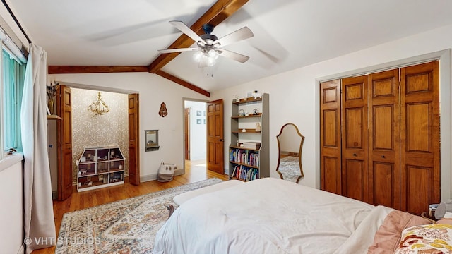11649 S Walnut Ridge Dr, Palos Park, IL 60464 - bedroom featuring wood finished floors, a ceiling fan, and a closet