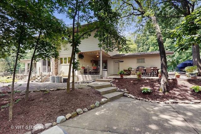 11649 S Walnut Ridge Dr, Palos Park, IL 60464 - view of front of home featuring brick siding and a patio area