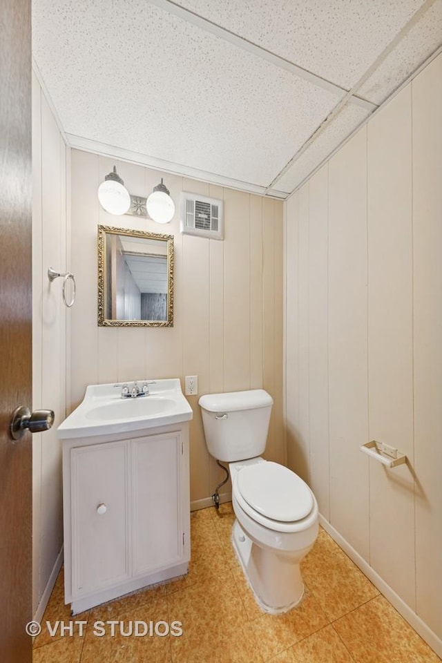 2140 Baker St, Aurora, IL 60506 - bathroom with toilet and vanity