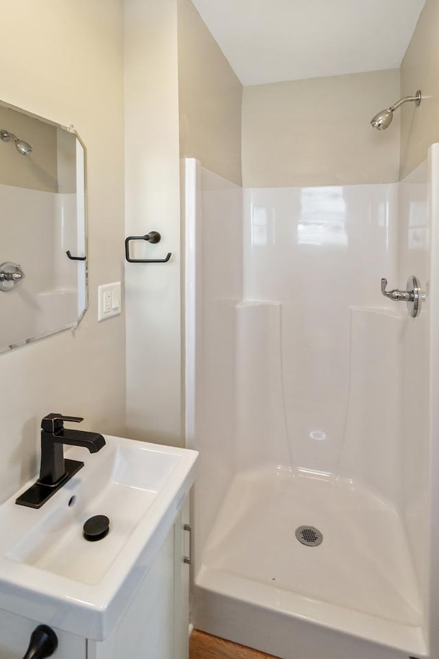 14348 Knox Ave, Midlothian, IL 60445 - full bath with a sink and a shower