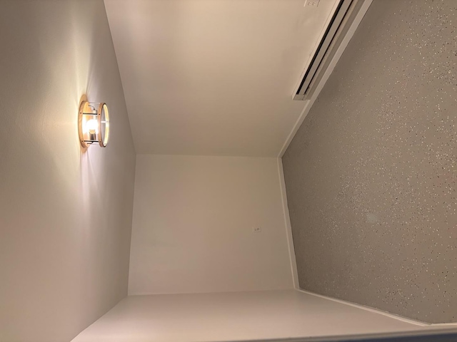4138 W Adams St, Chicago, IL 60624 - additional living space with vaulted ceiling