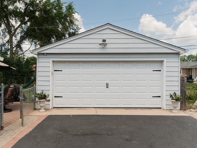 2 Sparrow Rd, Carpentersville, IL 60110 - photo 6