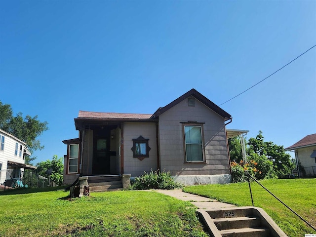 525 Chestnut, Quincy, IL 62301 - view of front of house with a front lawn and entry steps