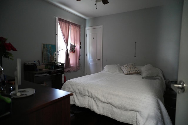 3321 W 71st St, Chicago, IL 60629 - bedroom featuring a ceiling fan