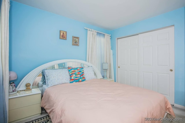 2325 N Lenox Ct, Round Lake Beach, IL 60073 - bedroom with carpet flooring and a closet