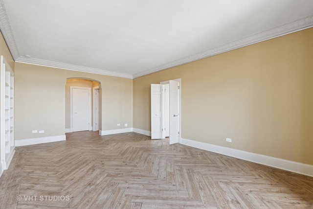 6101 N Sheridan Rd Unit 11C, Chicago, IL 60660 - empty room with arched walkways and crown molding