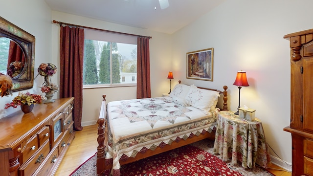 315 E Union Ave, Wheaton, IL 60187 - bedroom featuring light wood-type flooring and a ceiling fan
