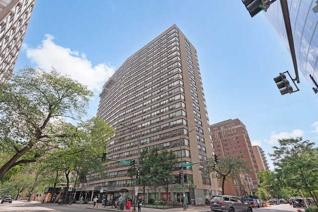 2930 N Sheridan Rd Unit 210, Chicago, IL 60657 - photo 2