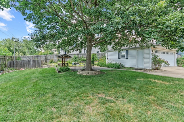 108 6th St, Downers Grove, IL 60515 - view of yard with a garage and driveway