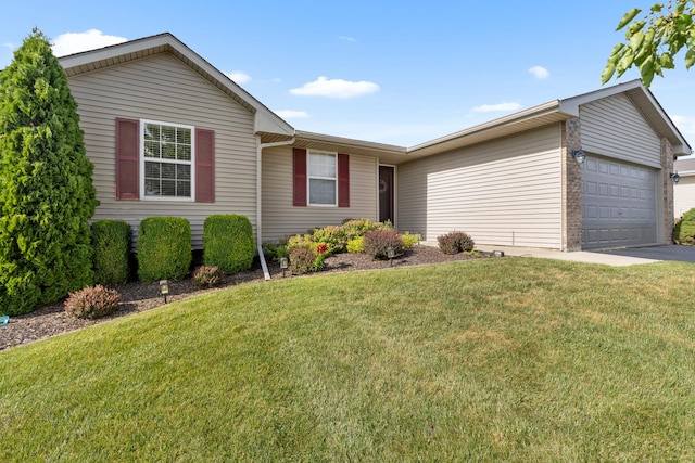 3034 Warwickshire Dr, Machesney Park, IL 61115 - single story home featuring an attached garage, a front yard, and driveway