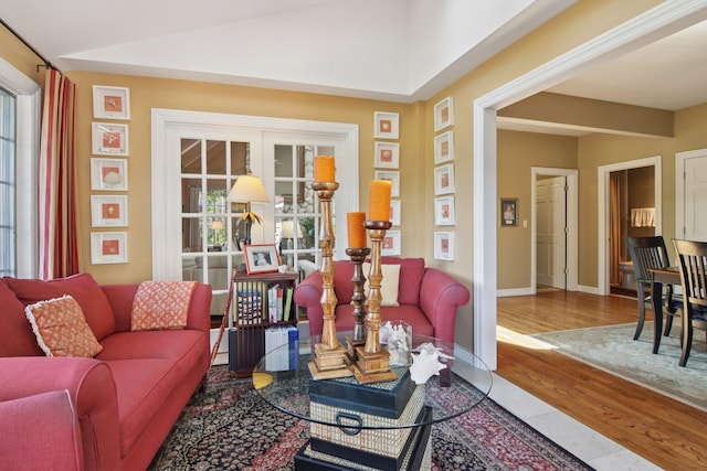 13 Wind Ridge Rd, South Barrington, IL 60010 - living room with wood finished floors and baseboards