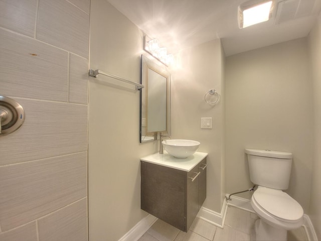 1747 E 92nd Pl, Chicago, IL 60617 - bathroom featuring tile patterned floors and vanity