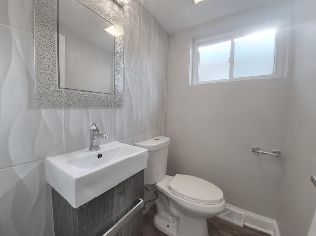 1747 E 92nd Pl, Chicago, IL 60617 - bathroom with toilet and vanity