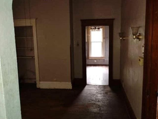 1022 N 3rd St, Springfield, IL 62702 - corridor with baseboards