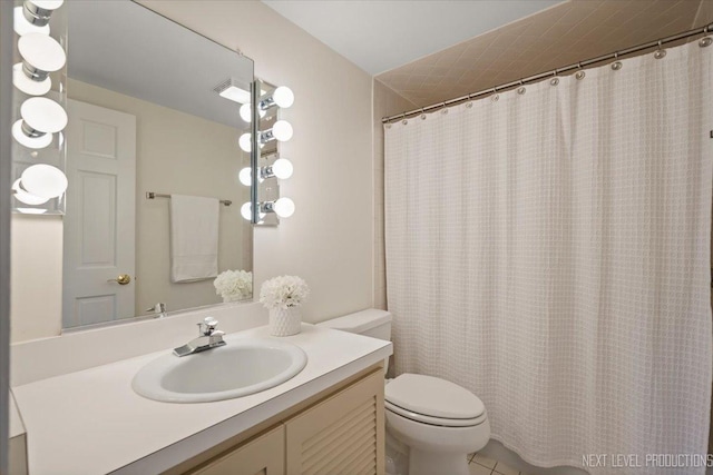 208 Kenston Ct Unit 208, Geneva, IL 60134 - bathroom featuring vanity and curtained shower