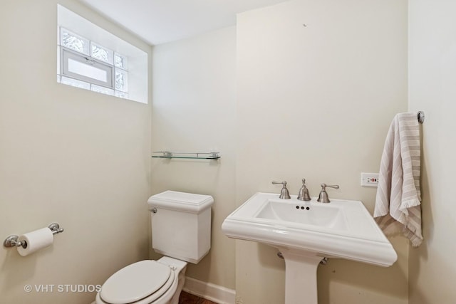 2539 Marcy Ave, Evanston, IL 60201 - half bath with toilet and baseboards