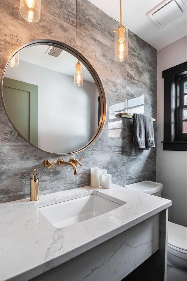 400 S Rose Ave, Park Ridge, IL 60068 - bathroom with vanity and tile walls